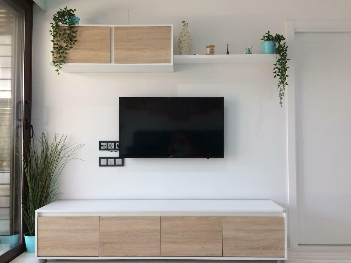Exclusive New Apartment On The Beach Пилар де ла Горадада Экстерьер фото